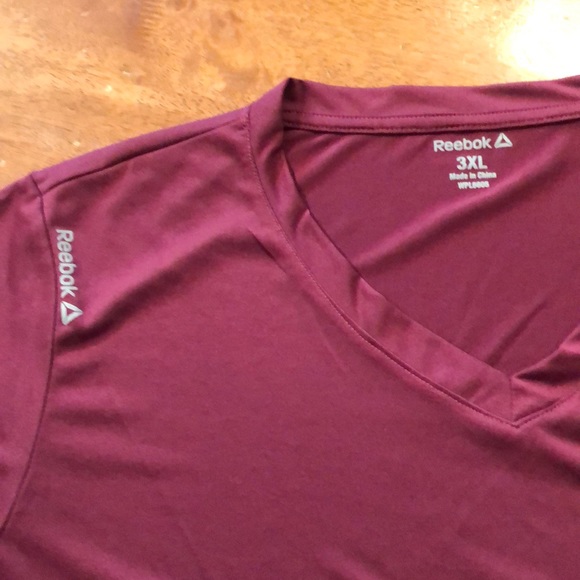Reebok T-shirt NWOT - Picture 2 of 3